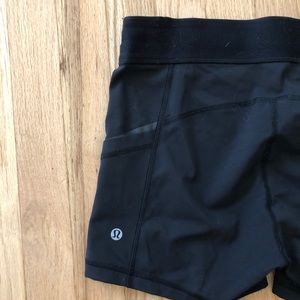 Lululemon Shorts w/pockets